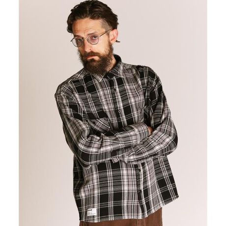 [^ԁF7825220006]AJEFA̒Ԓ̒ԂƂāAfjƕьȂ݂̃tlVcBԂȃ`FbNƓȐnA܂ɉ̃lVc炵oĂ܂B􂢍܂ꂽRbgtĺA_炩Ȃ݂Ȃ悢nۂABe[Ŵ悤ȕ͋CoBނقǂɕAoNωy߂̂͂̂ЂƂłBVGbǵAKxɂƂbNXtBbg̗pBWXgŒĂǂAI[o[TCYŉHDĂǂBȂŕLX^CɑΉ܂B̏i̓N[|ΏۊOƂȂĂ܂BySchott^VbgzC_[XWPbg̑㖼ƂSchott̗j́A1913NAj[[NŃA[BEVbgAWbNEVbǧZɂĎn܂B̓CR[gHꂾA1928NɐEŏ߂ătgWbp[̗pC_[XWPbguPerfectovV[Y𔭔B{^dlȂAIȃWPbgƂĘbƂȂǍ̃C_[Xjɑ傫ȉe^BāASchott̖𐢊Eɒm炵߂̂50Nɔ\ꂽ^̃X^bYG|bgɔz`̃f X^[B[YZbNXsXgY͂߁ÃA[eBXg⃂[^[TCNXgɎxA𒴂i̒ԂƂčȂ̐lX𖣗Bŋ߂ł͒ԃfłȂAJWAC[ȂǁAɎɍ킹Đi𐋂vVYȂB C_[X̗j͉iSchottƂƂɂB