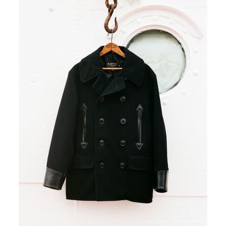 [^ԁF7825954005]{̋Cړɍ킹ĊJꂽ24IXgs[WPbgB dȃg̗pAƂhȂł̒pz肵pdĂ܂B ݂͑傫߂ɐ݌vAĂ邱ƂŎ񌳂蕢Ƃ\BC̐N}AR[hX|bgւ̑΍{Ă܂B͈ꖇ̂悤ȁAr猨ɂĎRɗ悤ȃCBVvȂVGbgɔĂ܂B Ƀp[cœ{̒cz[XU[̗pBp邱Ƃō̉璃F̐c\AƓ̕Ă܂BoNɂĕωfނ̕\́Aɂ͂Ȃ݊o܂BϋvƋ@\AČoNωɂy݂ꒅƂāAɂ킽芈pł݌vƂȂĂ܂BfށFi\nj 80 iC 20inj|GXe 100ivjnvYFAJ̏i̓N[|ΏۊOƂȂĂ܂BySchott^VbgzC_[XWPbg̑㖼ƂSchott̗j́A1913NAj[[NŃA[BEVbgAWbNEVbǧZɂĎn܂B̓CR[gHꂾA1928NɐEŏ߂ătgWbp[̗pC_[XWPbguPerfectovV[Y𔭔B{^dlȂAIȃWPbgƂĘbƂȂǍ̃C_[Xjɑ傫ȉe^BāASchott̖𐢊Eɒm炵߂̂50Nɔ\ꂽ^̃X^bYG|bgɔz`̃f X^[B[YZbNXsXgY͂߁ÃA[eBXg⃂[^[TCNXgɎxA𒴂i̒ԂƂčȂ̐lX𖣗Bŋ߂ł͒ԃfłȂAJWAC[ȂǁAɎɍ킹Đi𐋂vVYȂB C_[X̗j͉iSchottƂƂɂB