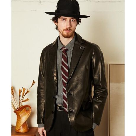 [^ԁF7826150001]V[vU[xW^u^jŒJ₵WPbgB_炩ȎGƏiȌ򂪓ŁASchottƂĂ͐VȒƂȂWPbg^CvłBǂ傫̃yƒ߂̃R[WCɂANVbNȃX[ĉ悤ȕiioBʂƂɌ݂ςdĂU[Ŏ邱ƂŁA܂g̔tHۂABꖳ̑݊܂BhXEFAƂĂ̏iƃU[Ȃł͂̏d𗼗Aꂽl̂߂̈ꒅłB̏i̓N[|ΏۊOƂȂĂ܂BySchott^Vbgz  C_[XWPbg̑㖼ƂSchott̗j́A1913NAj[[NŃA[BEVbgAWbNEVbǧZɂĎn܂B ̓CR[gHꂾA1928NɐEŏ߂ătgWbp[̗pC_[XWPbguPerfectovV[Y𔭔B {^dlȂAIȃWPbgƂĘbƂȂǍ̃C_[Xjɑ傫ȉe^B āASchott̖𐢊Eɒm炵߂̂50Nɔ\ꂽ^̃X^bYG|bgɔz`̃f X^[B [YZbNXsXgY͂߁ÃA[eBXg⃂[^[TCNXgɎxA𒴂i̒ԂƂčȂ̐lX𖣗B ŋ߂ł͒ԃfłȂAJWAC[ȂǁAɎɍ킹Đi𐋂vVYȂB C_[X̗j͉iSchottƂƂɂB