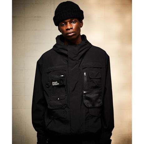 [^ԁF7825252013]h@\𓋍ڂAnCXybN2C[VFWPbgB~WbvDڂ̃V[e[vɂAJ╗̐NubNBV󉺂łKȒSnL[v܂Bɂ͏o\ȃc[|PbgzuB}OlbgŒ莮̂߁AX[YȊJƃX}[gȌڂ𗼗B@\fBe[łBɁAE񌳁E㓪̃h[R[h𒲐邱ƂŃtBbg݂ɃRg[BANeBuȓɂΉ鍂pĂ܂BXłtB[hł􂷂A^E[X~AEghAΉ̖{iVFWPbgBꂽfUCƋ@\𗼗AꒅłBCi[ɂSchott ~ TAIOÑR{f̑\Bhttps:^^mix.tokyo^collections^251009_sch_schott-taion̏i̓N[|ΏۊOƂȂĂ܂ByBLACK SHEEPzr̔TƂƂjAXtŃlKeBuȈӖƂĂꂪAǂ߂CAEgTC_[̂悤ȗʒůiDǂɂǂ䂩̂B̖}Ȃ̂ł͂ȂAIȃVGbgȂ@\˔ʐBLACK SHEEPɃsb^BySchott^VbgzC_[XWPbg̑㖼ƂSchott̗j́A1913NAj[[NŃA[BEVbgAWbNEVbǧZɂĎn܂B̓CR[gHꂾA1928NɐEŏ߂ătgWbp[̗pC_[XWPbguPerfectovV[Y𔭔B{^dlȂAIȃWPbgƂĘbƂȂǍ̃C_[Xjɑ傫ȉe^BāASchott̖𐢊Eɒm炵߂̂50Nɔ\ꂽ^̃X^bYG|bgɔz`̃f X^[B[YZbNXsXgY͂߁ÃA[eBXg⃂[^[TCNXgɎxA𒴂i̒ԂƂčȂ̐lX𖣗Bŋ߂ł͒ԃfłȂAJWAC[ȂǁAɎɍ킹Đi𐋂vVYȂB C_[X̗j͉iSchottƂƂɂB