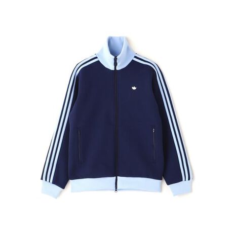 [^ԁF7845152201]adidas OriginalsAfB_X̃A[JCuɑ΂I}[W߂ꂽgbNgbvBX|[c̗jƐ[ւĂAv~AȃX^C̃gbNgbvB̃f́AA[JCuX^C𒅑zɂA̎ɍ킹ăAWBudグ̃JtƂ肵fBe[ɁAAfB_X̓`ꖇBɂ́AAfB_X̃gbNX[cےAX[XgCvXzĂBadidasEEE1948NAhCcɂăAhtE_X[ɂĐݗꂽX|[cuhBN̖uX^X~Xvn߂ƂX|[cV[Y؂ɁAt@bVƋ@\˔iŁAuԂɐẼgbvuḧpɖA˂B̌EW}gXe}bJ[gj[̃fUCi[Ƃ̃R{[VAt@bVuhƂĐĂB