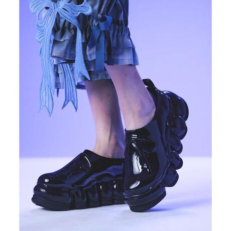 [^ԁF7845992711]MIKIO SAKABEVOl`[́uJEWELRYvV[YAG{XHŃ{̃fUC{ꂽVV[YoB{[~[ȌڂɔČyʂ芴̂闚Sn͓IłB₷T{^Cv̂߁AfC[[XɂE߁BMIKIO SAKABEEEE~LITJx͓{l̍╔OYƑpl̃VGEWFt@肪A_Ƃt@bVuhB╔OY2002NɃGX[hp𑲋ƁǍAg[vpAJf~[ɐiwAt@bVȂȂőƂBVGEWFt@̓xM[EubZ̃A[gXN[AEJu݊wɍ╔ƏoA2lŃuhݗB╔OYgroundsiOEYj̃VOl`[łA΂Az\[IȃV[YuJEWELRYvďCĂ邱ƂłLmĂB