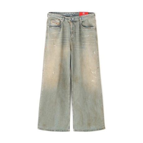 [^ԁF7845111209]DIESELChVGbg̃fjpcu1996 D-SIREvTCNRbg̗pTXeireBȈ{ŁAtF[hH{ƂŒÂ悤ȃAȕBtbOxpb`ȂǁAeɃfB[[炵GbZX΂߂Ă܂BJbg\[^NgbvAJ݃VcȂǂ킹T}[R[fBl[gɂ͂AXEFbgނjbgȂǂ킹ĒʔNp܂BDIESELfB[[1978NɒaC^Ãv~AEJWAEuhBuDIESELvƂÓAEœ悤ɔĊo₷AVȃGlM[ƂĒڂĂfB[[R̂悤ɐԂCÂƂvꂽBC^Ak̊XuKcF̖{Ђ_ɁuEł邱Ɓve[}ɔMĂAOWA[ƂJWAƂقȂ郉CtX^CuhƂẴJeS[mB2020Nɂ͐Vȃ~jÃfUCi[ Glenn Martens (OE}[eBX) NGCeBuEfBN^[ɏACB^Project (CvWFNg) ̃NGCeBuEfBN^[ƂĂmOE}[eBX̃fUCY2K̃n[gbNIAȂ鐢̃t@lĂB