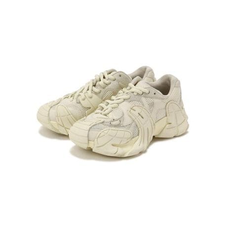 [^ԁF7845192714]CAMPER LABuTORMENTA(g^)v́ApƓ_Yfroʂ̍팸̂߂ɁAi`TXeiuȑfނgݍ킹ăfUCꂽvVIȃXj[J[łBgg^hƂ́AXyCŁghӖ錾tłBjOV[YCXpCAꂽ̌ĆA_Ci~bNŗ悤ȔŁAAEg\[Abp[ݍނ悤Ɉ̉Ă܂BvȂfނ̑gݍ킹j[NȈۂ^ŁAȃi`o[EVAgݍ킹AEg\[͗DꂽObvƃveNV񋟂܂B̊vVIȃXj[J[360SʂVRfނƃTXeiuȍޗĂ܂BAbp[ɂ͐AȒ@Sorona(\[i)gpbVnAoCIx[X̃}bV[RHyphaLite(nCt@Cg)A100ARŃvX`bNt[MIRUM(~)gpĂ܂BɂCjO̓TCNPETAEVA~bh\[ɂ̓TgELrR̃VK[P[EVAAC\[̓TCNOrtholite(I[\Cg)C\[ACRTENCEL(eZ)Z̗pĂ܂Bɏ_炩pbh̓AeNjJȃfBe[AtBbg߂}WbNe[vłBC\[OFJy[̓[bpETCYƂȂĂ܂BCAMPER LABALXECIEKuG̃NGCeBufBNV̂ƁA2020NH~V[ỸRNVƂĔ\ꂽVCAMPER&nbsp;LAB́A}J̓`fĂAuhݗmĂlςϗς`ĂƂړIƂĂ܂BVvłȂAłȂ߂ĂƂA̓ƑnIő@ׂȃfUCɍ]Ă܂BLȐFgƃfBe[́Auh̋CȂv[Cւ̃Av[`𔽉fĂ܂B̔CXs[V𓾂CAMPER&nbsp;LAB&nbsp;(Jy[{)́AقȂ鎋_fUCƃv_NgTAuV[ȔvƁu[ÃZXʂāA}J̐_𔽉fRNVĂĂ܂B