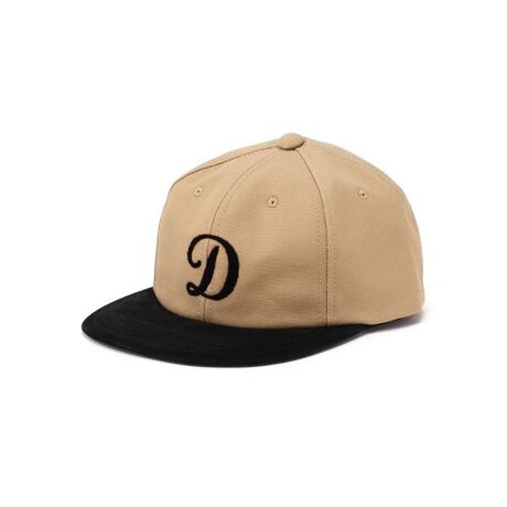 [^ԁF7845974252]THE H.W.DOG&CO.tgHWDOG̃ACRłuDv̕`F[Xeb`hJŎ{AobNɂ̓^OCuTHE CASE FOR BEING RECKLESSvhJłfUC6plLbvłB2g[ɂȂJ[̓{fBRbg100nŃu͋kobNgpĂ܂BTCY̓t[TCY57-60cm̕XgXȂ邱ƂłA̋nxgƃobNgTCY߂\łByTHE H.W.DOG&CO.z`El̍iȕƘJ҂D񂾋@\˔fUCɒj炵\uGENTLEMANvƁAXOpŗVѐSӖuDOGvMOɃBe[W̎ɍ킹v_NgœWJB