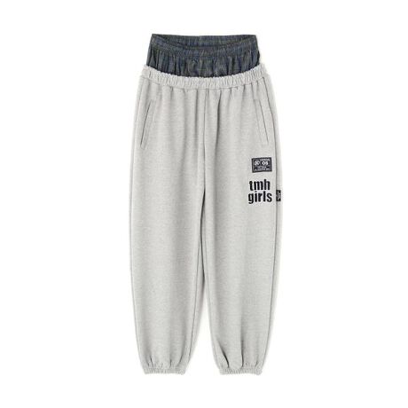 [^ԁF7846110732]THE MYSTERIOUS HOTELghQ̃ChXEFbgpcBA_[EFAĂ悤ȏd˒C[h̋CBNbvhƍDłBEgNXC[hXEFbgpcEChtBbĝƂVGbgEBe[WȐF̃C[hgNXfBe[EOʕOtBbNhJƃpb`|CgEofBOfBe[THE MYSTERIOUS HOTELbU ~XeAX zéASNS̃tH[109000l𒴂CtGT[グ؍̃t@bVuhBLE SSERAFIM̃o[pƂɂ؍nŘbW߂ĂB퐶ŋCyɒ郔Be[WX^CɌIȃfBe[vXACeWJĂB