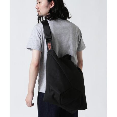 [^ԁF7815976228]MYSTERY RANCH^~Xe[`@BINDLE 20@rh20MYSTERY RANCH ~Xe[` rh 20 ͖̐ɓ݂₷ƂfUCŁA2̃TCYIł2WAYV_[Eg[gobNłBV݌ṽ{bNX^\ɂnʂɒuƂɎĊJ邱ƂłAJ̃_uXibv{^͉וŒ肷邱Ƃł܂Bɂ͂Q̃Wbp[t|Pbg݂AKiȊÕm[̂ɏ\ȃXy[XMdi̕ی⏬̐ɖ𗧂܂BL[Nbvt̃O[V̂ŁAobNTKv͂܂B\tgŏvȃEFrOnh͎^тɕ֗łBE{bNX^\ɂuۂɊJ܂ܗ₷EJ2̃Xibv{^ŗ߂Eɂ2̃Wbp[|PbgEL[NbvEvŃ\tgȎG̃|GXefނ̗pMATERIALE\tgubVhCt@ubNEYKK Wbp[yMYSTERY RANCH ^ ~Xe[`zČRꕔɂ̗pAɂ̃obNpbNƂĖMYSTERY RANCHi~Xe[`jB ߍȏ󋵉ŃpbNn[hɎgރ[U[ɑ΂AQɐSn悭͂ꂽϋvpbN񋟂ƂVvȗz~^[EXяhERxKChEn^[E~}ÑȂǂȎx𓾂Ă܂B ܂ʊvVAaVȎvzAiȑfށAxŐVZp̑SĂgďɁuȏ̃NIeB͂ȂvƂ鐻iڎwMYSTERY RANCH͉胆[U[̐d܂BT|[gĂẽAoT_[̃tB[hobNƂƂMYSTERY RANCH̓obNpbNXiĂ̂łB