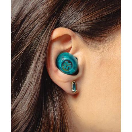 [^ԁF7815970335]JLab^WFCu@GO POP ANC@CXCzЎ킸4.1g̃{fBɃmCYLZO10mm̃_Ci~bNEhCo[𓋍ڂCXCzBٓIȃTEhƐÂȂЂƂƂ̂߂ɁB GO POP ANĆAANeBumCYLZOi1jƔ͂TEho10mm̃_Ci~bNEhCo[𓋍ڂA|PbgTCỸCXCzłBIP55̖hoEhH\24Ԃ̒ԃobe[ňAǂȃV[łSĎgpł܂BJLabAvŎD݂̃TEhɃJX^}CYA܂łɂȂy̌B1 fW^ɂđł@\ő24ԍĐ̒ԃobe[ANeBumCYLZO + O荞10mm_Ci~bNEhCo[JLabAvŁATEhe탂[hȒPɐݒAȂD݂ɃJX^}CYBluetooth}`|Cg2̃foCXɓڑ\IP55̖hohH\NAȒʘbAmCYLZO}CNAndroid@ƂɐڑłFast PairΉ-ANeBumCY LZO-Cz̊Oɑgݍ܂ꂽ}CNOImɔfBANeBumCYLZO[hAO荞݃[hAIt̂Rp^[ŁAI[fBIƊÕoX݂ɃRg[܂B-}[dɂΉ-GO POP ANC͘A7ԁA[dP[Xg΍v24Ԃ̍Đ\BɁAUSB Type-C[dP[uŏ[d΁A킸10̋}[d1Ԃ̍Đ\łB-JLabAv-VJLabAvł́AmCYLZEO荞݂̒ATEhJX^}CYȂǂs܂BAJLabւVOj`[AoXAx[Xu[Xg3̃CRCU[I\BˑȒ剹ʂ炠Ȃ̎ݒ܂BAvApp StoreGoogle Playł܂B-Bluetooth}`|Cg-1̃Czœ2̃foCXƓڑł}`|Cg@\𓋍ځBPCX}[gtHȂǂɓڑAԂƂȂfoCXԂ̐ڑ؂ւōs܂B-IP55̖hoEhH\-␅ɋIP55̖hoEhH\ڂĂ邽߁AW⃉jOAOł̃^tȎgpɂsȂgp邱Ƃł܂B-NAȒʘb-^ōMEMS*}CNwi̎GrAȂ̐NAɂ͂܂BCz͕Е݂̂łAłgp\łB *Micro Electro Mechanical Systemsdq@BVXe-RpNgTCY-P[X̓NWbgJ[h