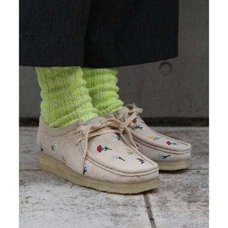 [^ԁF7815990705]CLARKS^N[NX@Wallabee Taupe Emb r[g[vGuC_[ fB[XNVbNȃr[ɏtĂ炵Ԃ̎hJ{ꂽg[vGuC_[oBr[Ƃ́1966NB{ł1971N̔ĂN[NX̃IWiiBN[NX́ur[v̓JK[̏^Lܗރr[疽܂Bq̑܂ɓđ厖ɈĂ悤ɑDݍނ悤ȈꑫŁAĂĂƂĂĈV[YłBr[Ɠ̃JV\ N[NX IWiY RNṼACRV[YƂđSEŎxĂ܂BVvSn̗ǂ[XAbvX^CAN[NX IWiY̏ےłN[v\[ɃV[YƂ̃oG[Vgݍ킹AiÂĂ܂BWallabeéAԂ艺̃[JbgAWallabee Boot͂Ԃ̃ANu[c̃X^CƂȂĂ܂ByCLARKS^N[NXzN[NX́A1825NɃTCXƃWF[XƂN[NXZɂĐݗBnƂ̒n̓COh쐼̏ȒAXg[gB݂N[NX{ЂuA߂ɂ͈ȑOgĂ󃍃S}[N̓܂Bȗ180N̗joāAJWAV[Y̌_Ƃ鐢EIuhɐ܂Aŏ̏i͖ѕtV[vXL̃XbpłAꂪAɃJWAV[YRtH[gV[Y̌_TOƂCւƂȂ܂BfU[gu[c⃏r[̓JWAV[Y̑㖼ƂĂ܂B