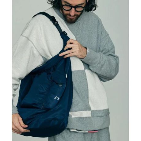 [^ԁF7815976205]CMF OUTDOOR GARMENT^V[GGt AEghAK[g  ROLL BAG [obOvԂɑ傫TCYŃ[XBtg|PbǵAybg{gƏŕdlɁByCMF OUTDOOR GARMENT^V[GGt AEghAK[gzCOMFY OUTDOOR GARMENT^RtBAEghAK[g薼OVCMF OUTDOOR GARMENTɈVB(Kj̃uh̋N_ƂĂǂ܂ŎRƂĊX́AXƂĂ̎R̗Z_T邩L[[hɃufBOB