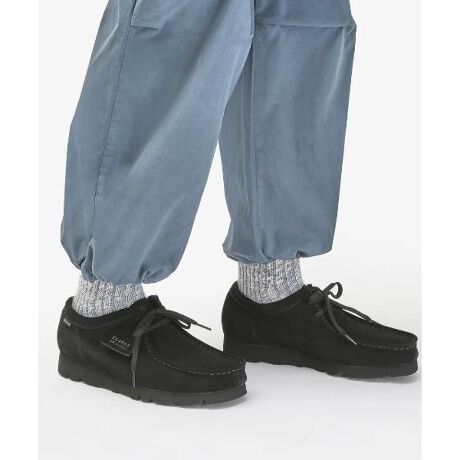 [^ԁF7814990217]CLARKS^N[NX WALLABEE GTX r[SAebNX@YN[NX̃ACRV[Yur[ṽSAebNXdlBhEɗDꂽSAebNXƖhɂꂽru\[𑕔SVΉr[łB1966N̔ςʕݍ܂悤ȗSn͂̂܂܂ɁAh@\ɗDꂽSAebNX̓ڂłpIɁB߂߂̉J̓ChCɃL[vAKɂ܂BAbp[ɂ͖hXv[̎gp߁B̐NJbg邱ƂŁAɈSŉKɁBr[Ƃ1966NB{ł1971N̔ĂN[NX̃IWiiBN[NX́ur[v̓JK[̏^Lܗރr[疽܂Bq̑܂ɓđ厖ɈĂ悤ɑDݍނ悤ȈꑫŁAĂĂƂĂĈV[YłBr[Ɠ̃JV\ N[NX IWiY RNṼACRV[YƂđSEŎxĂ܂BVvŃN[ASn̗ǂ[XAbvX^CAN[NXIWiY̏ےłN[v\[ɃV[YƂ̃oG[Vgݍ킹AiÂĂ܂Br[́AԂ艺̃[JbgAr[u[c͂Ԃ̃ANu[c̃X^CƂȂĂ܂By GORE-TEX^ SAebNXzJȂǂ̐NhhϋvƁAȂǂ̐C𔭎U铧̗˔A܂܂ȋCۊłhCɕۂBhXv[gp̍ۂ́AXv[̏imF̏AK؂ɂgpBV[Y{bNXі{̂ɕ\LĂTCYUKTCYɂȂ܂BuCNv͒TCY̕\LŁucm(Z`[g)vł͂܂BWallabee GTX́AʏWallabee傫߂̃TCYƂȂĂ܂BTCYIۂ͒ʏWallabeen[tTCỸTCYIђƂ߂܂ByCLARKS^N[NXzN[NX́A1825NɃTCXƃWF[XƂN[NXZɂĐݗBnƂ̒n̓COh쐼̏ȒAXg[gB݂N[NX{ЂuA߂ɂ͈ȑOgĂ󃍃S}[N̓܂Bȗ180N̗joāAJWAV[Y̌_Ƃ鐢EIuhɐ܂Aŏ̏i͖ѕtV[vXL̃XbpłAꂪAɃJWAV[YRtH[gV[Y̌_TOƂCւƂȂ܂BfU[gu[c⃏r[̓JWAV[Y̑㖼ƂĂ܂B