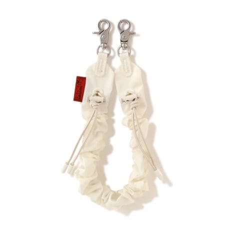 [^ԁF7815970229]Topologie^g|W[@Bungee Wrist StrapGKgȃfUC▭ȃVGbg̃oW[XgXgbv́AWares Systemׂ̂ẴobOtHP[XĂ܂B̉KŐiIȃfUĆAǂȕɂȂ}b`Adf[g܂ŃV[Xt@bViuɑΉAX^C̕L܂B Xgbv̒R݂ɒ߉\B yʐ݌vɂAdוłK NCbN[Xwr[f[eBNXv ߔ͈́F27-50cmNC~Opł͂܂ByTopologie^g|W[zRƖ`ss҂C[WTopologie(g|W[)́AExploring the city with the spirit of adventure - `SĊX𗷂RZvgɁAɍ݂ڎwAXVւƓݏoss҂ɂ҂̏iĂ܂B