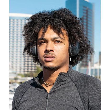 [^ԁF7816970203]JLab^WFCu  Go Lux ANC wbhzGo Lux ANĆAXŃX^CbVȃfUCɁAŐ[̉ZpƋlߍ񂾃CXwbhzłBnCubh^̃mCYLZO40mm̑ahCo[Av̂ґTEhoBɁAlԍHwɊÂNEhtH[C[Jbvƒ\ȃqWAԂ̎gpłɂSn悳񋟂܂BJLab̃wbhzV[YuLuxvAJWAfɒałBEnCubh^̃mCYLZO{O荞݁E40mm̑ahCo[EԃI[fBIΉEKȃNEhtH[C[JbvE݊̂2JLabwbhzԂŉyVFAEBluetooth}`|CgEő70Ԃ̒ԍĐENAȒʘbAmCYLZO}CNEAndroid@ƂɐڑłFast PairΉ-Տꊴӂ鍂iTEh-40mm̑ahCo[ɂA[݂ƖĂ̂鉹B70Ԃ̘AĐiANC[hł40ԁj\ŁAyʘbr؂ꂳ܂B-ԃI[fBIɑΉ-Dolby AtmosATempest 3D AudioTechA Windows SonicȂǂ̃AvʂāAԃI[fBIɂΉBRT[g̒SɗĂ悤ȁAՏꊴTEhy݂܂B-nCubh^̃mCYLZO{O荞-CzEOɑgݍ܂ꂽ}CNmCYImɔf܂BnCubh^̃mCYLZO[hAO荞݃[hAIt̂Rp^[ŁAI[fBIƊÕoX݂ɃRg[܂B-NEhtH[̉K-NEhtH[C[Jbv́AlԍHwɊÂǍ`ɃtBbg悤fUCĂ܂B܂NEhtH[̃C[NbV͖2cm݂̌A\ȃqWsg[jOAʋ΂ȂǂKɂ܂B-mCYLZO}CN-^ōMEMS*}CNwi̎GrAȂ̐NAɂ͂܂BCz͕Е݂̂łAłgp\łB *Micro Electro Mechanical Systemsdq@BVXe-Bluetooth}`|Cg-1̃Czœ2̃foCXƓڑł}`|Cg@\𓋍ځBPCX}[gtHȂǂɓڑAԂƂȂfoCXԂ̐ڑ؂ւōs܂B-JLabAv-VJLabAvł́AmCYLZOEO荞݂̒ATEhJX^}CYȂǂs܂BAJLabւVOj`[AoXAx[Xu[X