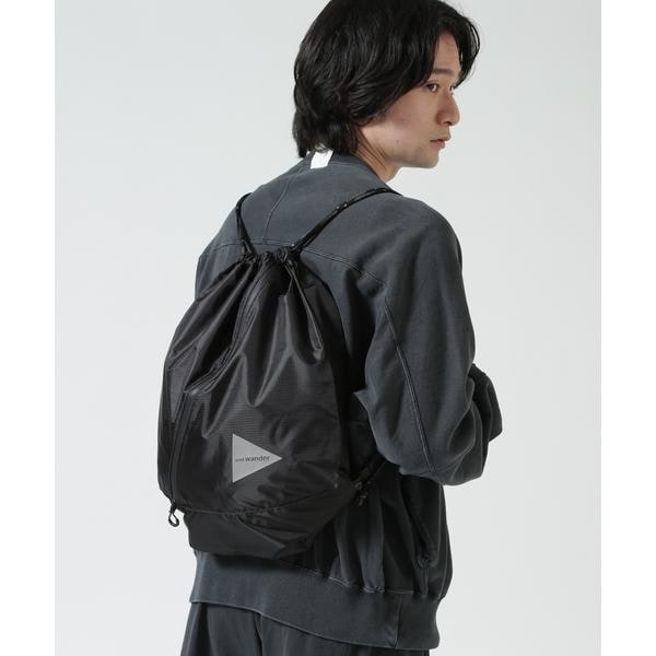 [�}���C]and wander�^�A���h�����_�[ crispy rip drawstrung bag �i�b�v�T�b/�r�[�o�[�iBEAVER�j �u���b�N