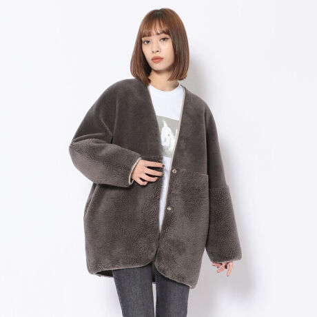 Risley（リズレー）リバーシブルノーカラーフェイクムートン 