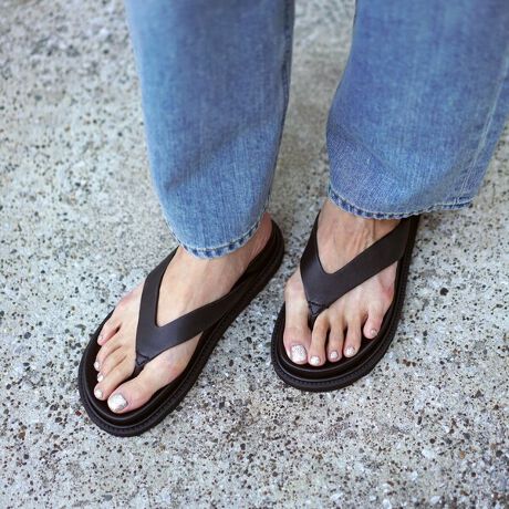 ⭐️新品⭐️ CAMINANDO カミナンド トングサンダル 中古・古着通販 