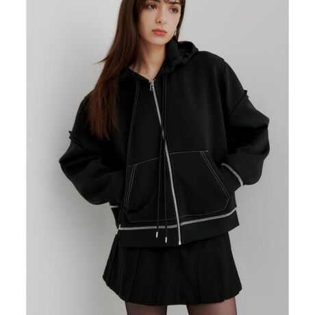 [^ԁF7855231706]nRV̂_{[jbggpV[g̃p[J[łBCASANE炵fUC̃_uR[h̗ptg猩ĂfUĈۂɁBubN͔zFXeb`ŗ̊ۗx[Ŵ͓݂g[Ⴂ̃Xeb`{Ă܂BobNfUC̓C[hȎdl1ł݊̂ACełB䊴V[gȂ̂ŃCi[R[fBl[g߂łByCASANE^JTlzThe Consept of this brand is hI AM WHAT I AMh͂킽B bg[ɃghWF_[ɂƂꂸ厖ɑƔȂVgh