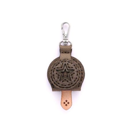 [^ԁF7855970309]ITTI^Cb`^Art by ojagadesign NUNKI ^ DIPLO FJORD^ITTI-GOODS-075-ogaja-DFA[gƃNtgZʂȃL[Lbv BU[NtgWJuh OJAGA DESIGN ITTI ^bOg񂾃XyVACeBITTI ̒ԑfނɉACCɂ͂ȂʂȋgpAOJAGA DESIGN̑zZpŎdグꂽiłB\Ɨ̗ʂOJAGA DESIGN̏ےł䊐fUCꂽ̃L[Lbv́A\ňقȂ\A2̃fUCyނƂł܂Bkȍ荞݂͂܂ŃA[gî悤ŁAobOɕt邾ŁAɐꂽ݊vXĂ܂BdlEXibv{^JEiXJ~1TCYH8.0cm ~ W4.3cm ~ D2.0cm (܂)dʁ16gDIPLO FJORDN₵@140Nȏ̗jA郁]ƑΓɃmȂĂƃyK[(LUDWIG PERLINGER Gmbh)\ṽVPJ[tAgDIPLO FJORD(fBvtBh)hBV{ɂAe͐ɕxłA≘ɋAɂA@\IȔvłB܂ANVbNłȂ烂_Ȉۂ󂯂J[ÓAɓnĐX̃uhƂ肵ĂƂŏoAɂ͂ȂdオƂȂĂ܂BShellFCOW LEATHER PERLINGER - LEDER Germany ^ DIPLO FJORDg̃j^[̈ႢɂAi̐FقȂČꍇ܂BBv̓VR̕𐶂߁AɂĂV⏬ꍇ܂BBƂŐ삳Ă邽߁AF`Ɏ኱̍oĂ܂ꍇ܂ByITTI^Cb`zOI肷̑fނTOKYOɗƂ݁ALxȌo萶ݏot@bV_̃ACeBɃVvłȂJeSCYȂAvVIȃfUCĂB