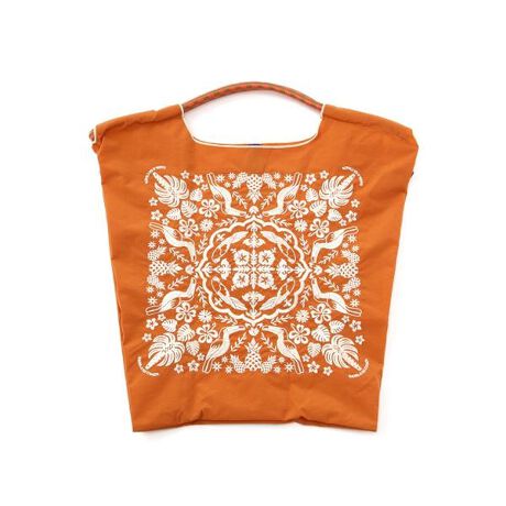 [^ԁF7855976869]Ƃ|GXefނ̃obOBnƌ݂̂fނŌyƈ芴܂B̂ЂTCYɐ܂肽߁Aoɕt̃SŊȒPɂ܂Ƃ߂܂BGRobOƂāAו̃TuobOƂĕ֗Ɏ܂BƂ͂Av[gƂĂ߁BБɈoƃV_[obOƂĎgpł܂ByBall&Chain^{[Ah`F[zBALL&CHAIN i{[Ah`F[j́AfUCv_Ng̗͂ʂāA̒CɂčsƂza܂B\[VfBA̍LɂNNƂȂĂ邱ƂAñR~jeBAlƂ̊ւ肠؂Ȑ̒ɂȂĂĂ܂B{[Ah`F[uh́A܂܂ȃv_NgʂāAƌȂƂŐ܂͂AumEJ^`vɂčsƍlĂ܂B uBALL&CHAINvvWFNg̃VbsOobO̔̈ꕔ͓{ԏ\Ђ̊ƂĊt܂B