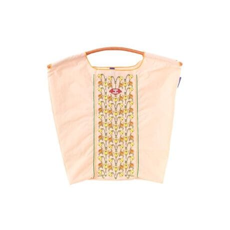 [^ԁF7856976720]Ƃ|GXefނ̃obOBnƌ݂̂fނŌyƈ芴܂B̂ЂTCYɐ܂肽߁Aoɕt̃SŊȒPɂ܂Ƃ߂܂BGRobOƂāAו̃TuobOƂĕ֗Ɏ܂BƂ͂Av[gƂĂ߁BБɈoƃV_[obOƂĎgpł܂ByBall&Chain^{[Ah`F[zBALL&CHAIN i{[Ah`F[j́AfUCv_Ng̗͂ʂāA̒CɂčsƂza܂B\[VfBA̍LɂNNƂȂĂ邱ƂAñR~jeBAlƂ̊ւ肠؂Ȑ̒ɂȂĂĂ܂B{[Ah`F[uh́A܂܂ȃv_NgʂāAƌȂƂŐ܂͂AumEJ^`vɂčsƍlĂ܂B uBALL&CHAINvvWFNg̃VbsOobO̔̈ꕔ͓{ԏ\Ђ̊ƂĊt܂B