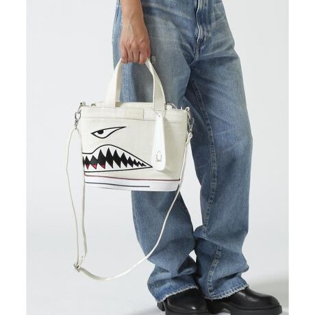 [^ԁF7875976213]yROYAL FLASH ʒizAJ`ER̗EےA퓬@̃m[YA[gɃCXpCAꂽAROYAL FLASHʒACeBOKERȔ㎿ȃRbgLoXfނɁA񎟐E풆̃CMXRP-40g}z[N𔭏˂ƂA݂AJRA-10T_[{gU@ɕ`ĂT̃`[tA|E^fނŎhJ{Ă܂B㎿ȃRbg̔zfނƁAgR[̃CS\[pԃfBV}`ɂ̓t@Xi[tăStAEghAł̃JX΍SBƎnʂ⏰ɋC˂ȂûŕigsNjbNAAEghAAybĝUȂǂő劈BO\ȃV_[XgbvtAR[fBl[g₨o|ɂĎgςƂꂵ|CgBOKERU^IPuhuOKERUv́A#uɗRBuobOCAȂBvRZvgɁAobOƌC̃\[̂AuV[YobOvƂVv_NgfUCBv[}A}[jƂuh肪HŁAƂĎg̗ǂ傫̃IWĩ\[𐻑ȂǁA{Ć̕AVѐSlɂӂ킵~jobOĂ܂B