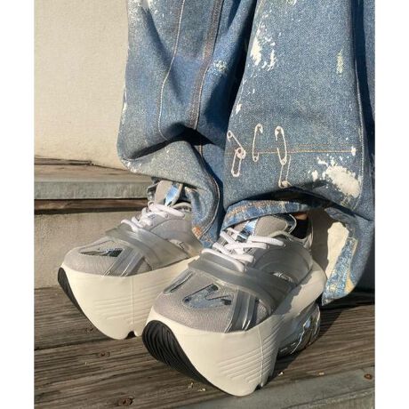 [^ԁF7875992728]v킸oȂt@bVtbgEFAjOV[YCXs[V𓾂tbgEFAV[YBX|[cEFA̋@\IȃfBe[_ɍč\zfUCBłȂyʐƉK˔ApƐi𗼗ł邱ƂڎwBAEg\[̕ɂꂽp[gIŋ@\Iɂ͐ڒns̍Eɑ΂芴BAbp[͍@ۂōAbp[̏ɍƃ{[̂CPŨp[c𕡎GɌfUCBJOGV[YɌ֒9cm̌̃AEg\[͍܂łɂȂ_ƕSn𒅗p҂ɂ炷Bgrounds^OEYMIKIO SAKABE肪fUCi[╔OYďCtbgEFAuhBulԂƏd́inj̊֌Wɕω炷ƁvulԂƏd́inj̐ړ_łAEg\[ƒnʂ𒆐SƂlԂÂve[}ɁA{[̂IȃAEg\[gݍ킹tbgEFA𔭕\Ă܂BȉT