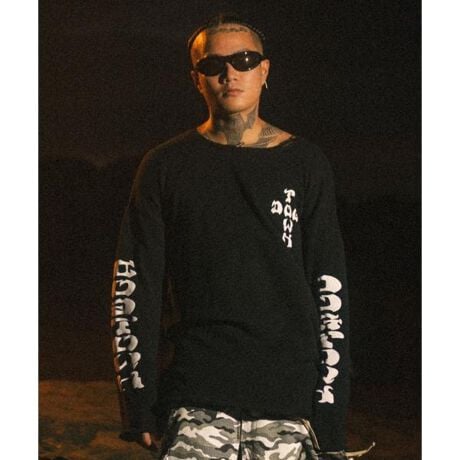 [^ԁF7875240225]̃RbgjbgŃlbNƑEƕIɃ_[WH{Ă܂BhbO_ẼOtBbNtgƑEobNɔzuĂ܂BobNDOGTOWNے̂́uDogtown CrossvƌĂ΂\ˌ^̃SCpNgfUCŖڂ䂫܂BVGbg̓I[o[TCYŁAjZbNXŒp܂BO[Xg[EHbVH{Ă܂Bfpʐ^͊OƖ̊֌WɂAۂFČꍇ܂B܂p\REX}[gtHȂǂ̊ɂA኱iƉ摜̃J[قȂꍇ܂Bi̐F́Ai摜QƂBFR(13)NDS^tYu|vEusgvAzŁup[̏ےvEu1̐EvȂǁAlXȊA\킹m̐Bꂪ(13)łB݂̌FߍAɐV̂ւƐi𑱂Aߍ钇Ԃł肽BȎv߂uFR(13)NDSvB̒Ԃ̃tB^[ʂČĂV́ERgL邱Ƃɂ莩Rɕ\uhBfނVGbgւ̂ƋɁAfBeB[vgȂǗVѐSAlXȊ\iԁjB