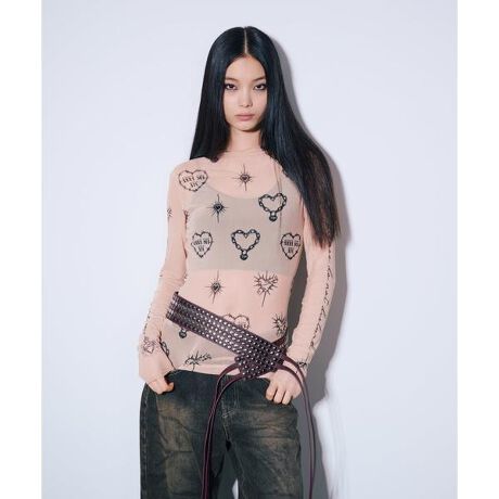 [^ԁF7875230741]̂y₩ȑfނɁA܂܂ȃn[g`[t΂߂IWiOtBbNfVA[gbvXB݂Ƒ́Angł悤ȃEnɂ邱ƂŁA肰ȂtF~jvXBオlbNĆAC[hƂɂfāAX^CÕANZgɁB悭tBbgVGbgŁACi[gɂgbvXƂĂ􂵂܂BԃubN̂قAF̂悢u[A^gD[̃x[W܂ŁAJ[ƂɈ[hy߂3FWJłBANNA SUI NYC^Ai XC GkCV[j[[N\RNVuhANNA SUIAfC[JWAɊy߂VuhƂāAANNA SUI NYCX^[gBuhRZvǵuSOUVENIR NYCvuNEW YORKŃVbsO悤ȃNNve[}ɁAlhfUCACeWJB]̃Ap̊TOɔꂸARŃnbs[ȃt@bVāB