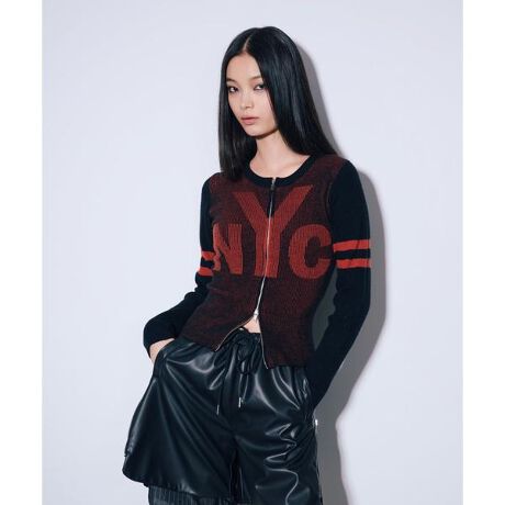 [^ԁF7875246711]tgςɁuNYCvS_ɔzA݊Q̃WbvJ[fBKBA[̃CfUCX|[eBȃ[hĂA{fBCɊYRpNgȃVGbgŏ炵oXɎdグĂ܂BɁA\ƗDȂ肰ȂzFAPFł͏oȂ䂫̂郀[hɁBt@Xi[̊JɂĉHDƂĂgbvXƂĂp\ŁALX^COɃ}b`܂Bu҂ݓL̐LkƃtBbgŁASn̗ǂ͓IȈꒅłByANNA SUI NYC^Ai XC GkCV[zj[[N\RNVuhANNA SUIAfC[JWAɊy߂VuhƂāAANNA SUI NYCX^[gBuhRZvgSOUVENIR NYCuNEW YORKŃVbsO悤ȃNNve[}ɁAlhfUCACeWJB]̃Ap̊TOɔꂸARŃnbs[ȃt@bVāB