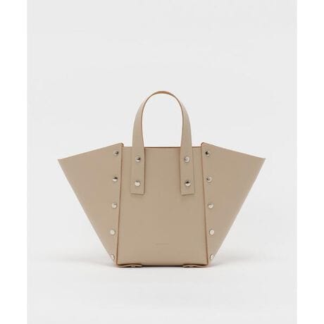 [^ԁF7885976219]Hender Scheme^G_[XL[}^assemble hand bag wide S^AbZunhChobOSoXPbgg[g^̃nhobOBڂɂۓIȃfUCْ͍fU[Xeb`pɃxbgŗ߂ĂݏグfUCBfނɂ̓KXU[̗pAƂ̕\ʂƁAF̃U[̕\闠ʂƂ̃RgXgBMTCY菬STCYŁAg̉̕傤ǂ悭܂Ał₷fC[ɃIXX̃TCYB̏iHender Scheme̕iNAČił܂Bv{̓ƓȕĂ邽߁A1_1_ɑ傫╗̈قȂAF⌌؁AȌAviL̏LȂǂꍇ܂B܂ɂނׂȃLYCꂪꍇ܂BLɂ܂Ă͗ǕiƂ̗̏AЉĂ܂̂ŁAw̍ۂ́A\߂܂āAviƓ̌ƂĂy݂܂ƍKłBHenderScheme^G_[XL[}g̓IAwIɐZbNXɑ΂āAWF_[Ƃ́AЉIAIȐӖBHenderScheme(G_[XL[})ł̓ZbNXɂ鐫𑸏dȂAgȂɂăWF_[邱ƂȂAlԂ̌o č\ꂽWF_[XL[}𒴉zTO񏥂B