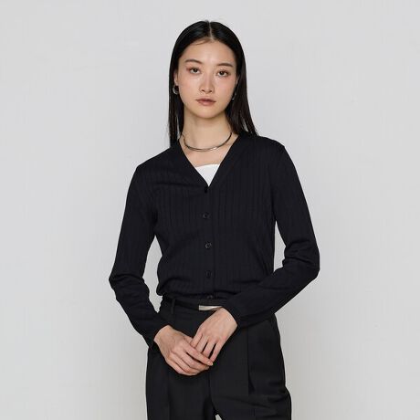 [^ԁF15-50IK01-205]sfUCtȂǂ̃ChũJ[fBKłBL߂̃uЂZNgď_炩ȈۂȂAȕcCŏ㔼ĝ茩҂ł܂BChuŊۂJ[u`ȂdĂVlbNC̓fReꂢɌĂ܂B{^𗯂߂ăvI[o[ƂĂAHDƂĂ܂Bsfށtt_icPVj|GXeƃRbg̕QfނłBԂȂϑw\̃|GXeȂ̂ŎO90ȏJbg܂B|GXe̓KxȃXgb`ƃhC^b`Ȍyʊ̎łB҂ݒnĂɂłB