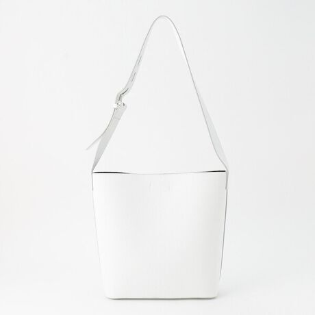 [^ԁF15-40RK01-205]sfUCtƂڊ̂鋍vgpAcĂƎdグV_[obOłBꂢ߃R[fBl[gɂ҂̃fUCłB߂̃V_[ň芴܂B|Pbg̓X}zcɓI[v^Cvƃt@Xi[t̓łBI[U[łyʂɎdグĂ܂Bd͖700głBsfށtAU[́uA^v̂₷fނłBۑ̍ۂ͔ɂݕʂ̗ǂꏊł肢܂Bۊǂ̍ۂɃV_[{̂ɓ܂ܕuƍ܂BsӎtJɔGꂽۂ͊zŐ@ʂ̗ǂꏊŉAĉBŝ̃N[i[N[͖ڗȂƂŎĂ炲gpBʐ^̏íATviƂȂĂ܂BB