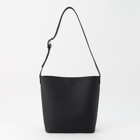 [^ԁF15-40RK01-205]sfUCtƂڊ̂鋍vgpAcĂƎdグV_[obOłBꂢ߃R[fBl[gɂ҂̃fUCłB߂̃V_[ň芴܂B|Pbg̓X}zcɓI[v^Cvƃt@Xi[t̓łBI[U[łyʂɎdグĂ܂Bd͖700głBsfށtAU[́uA^v̂₷fނłBۑ̍ۂ͔ɂݕʂ̗ǂꏊł肢܂Bۊǂ̍ۂɃV_[{̂ɓ܂ܕuƍ܂BsӎtJɔGꂽۂ͊zŐ@ʂ̗ǂꏊŉAĉBŝ̃N[i[N[͖ڗȂƂŎĂ炲gpBʐ^̏íATviƂȂĂ܂BB