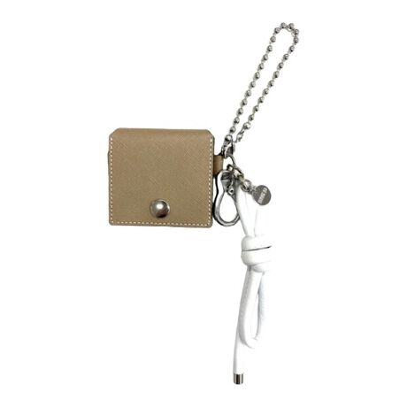 [^ԁF15-42AM21-205]sfUCt{bNX^̃RCP[XɃ`F[JriAѕȐgݍ킹Ad˕tyЂƂŊĂobN`[łBRCP[XƌѕR͋vgpIɍĂ̂ŁAobOɕt܂BobO̎ɕtƂ̓{[`F[gĉƂꂢɕt܂Bxg[vɉ鎞Ȃǂ́AJrigƃoX悭t܂BѕRɂCOMME CÃSv[gCȂANZgɂȂĂ܂BsfށtRCP[X viTtBA\mU[jѕR viX[XU[jTtBA[mU[d\ʂɍׂpV{̌^vłBX[XU[d\ʂɌ^NтȂ炩ȐGSñU[̂łBv͓VRfނ̂߁AG▀CɂĐF⏝Adꍇ܂̂łӂBx̒Ⴂʂ̗ǂƂŕۊǂĂB