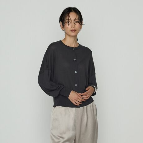 [^ԁF15-67IM01-205]sfUCtVGbgI[o[TCYłȂꊴAtׂė߂ăvI[o[ƂĂĂ܂Brʂۂ̔G̗ǂƂƂ͊΂ދG߂ɂ҂łB6A7x̃{gXƍ킹₷lɐ߂IWiJ[łBsfށt_[Rbg14GVVPbgijH{AQŃVo_[RbgAIWiJ[Ő߂Ă܂BQĂ܂̂ŁAƂ̕ҒnɂȂ܂B