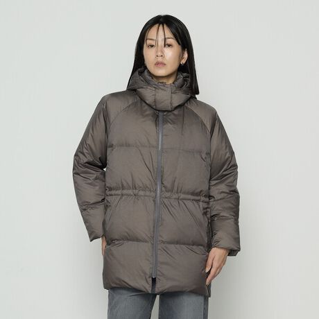 [^ԁF15-28UM03-205]sfUCtygbNX̂At[hO\ȃ_ER[głBՂƂʊŕݍ܂悤ȒSn|CgłBEGXg̃hXgiƂƂVGbgɕω܂Bt[hOƃX^hJ\ɂȂAV[vȈۂɂȂ܂B݂𔲂ĒƂȂꊴoAUhy܂B㉺̃VGbg̃|CgłBɂ̓ugpAh@\܂BG̓~Xgu[ALA`R[Ƃ▭ȑlJ[͂łBsfށtɍׂ15D̃iC𒣗͂ɐDグAyȂ₩ȃ^t^łBxDtF邱ƂŁÂ\ƃ\tgȃ^b`ɎdグĂ܂BiC̓ƂđN₩ȔFɂȂ܂BG̐▭ȒԐF̐FWJX[p[uCggpANAőN₩ȕ\ŕ\łĂ܂B