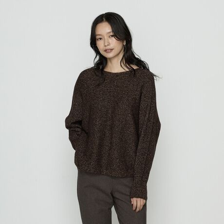 [^ԁF15-55IM10-205]sfUCtjbgȂł͂̃V[Xȃz[K[g̃vI[o[łB҂ރ^Cv̕҂ݖڂɑjbgŁÃ݂J[uwC̃J[u܂ŕ҂ݑňCɕ҂ݏグĂ܂B_ȃVGbgƑ@ׂȃJ[uʔAjbgȂł͂̋Z@łꂽꒅłBƒ郊bNXTCYłA̓Ehwdlŉ猩ۂɃXbgŋrʂ҂łfUCɂȂĂ܂B͂KB钷AO͏Z߂̂VGbgłAɑO㍷̂ŃoX悭܂Bsfށtވȏ̎QĈ{̎ɔQグIWi̖ێłB̓̌vXĂ܂Bق̂@ׂȋP̂鎅ɎdグĂ܂Ba̐ƒʋCAu[Ñ[v̕\ƌyʊA̑fނ̖͂őɊnCubgȎɂȂ܂B