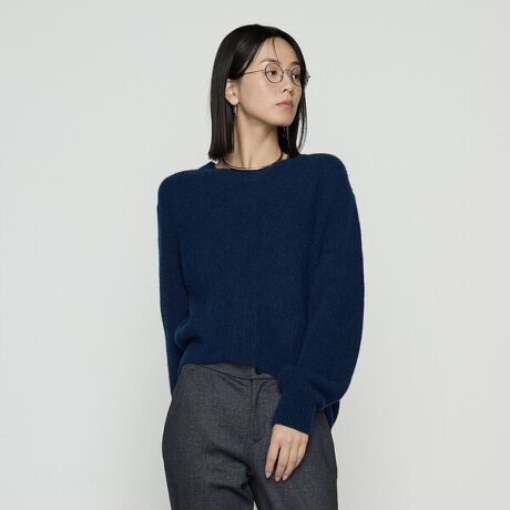 [^ԁF78-32IM03-205]sfUCtND]Ă}V}jbgłBN͕Њ^҂݂̃oCAXgŐ܂AVg[VGbgڂ䂭ꖇŃT}ɂȂZ[^[łB~h烍[Q[W̕Њ^҂݂͏dȂ肪łAMoWKTł͖ĉ݂}V}[gp邱Ƃŋ̌yɎdグĂ܂BOg͒ZߏŁACAVg[ɂĂȂꊴoĂ܂Bg͍Jo[Ă钅ŁAǂȃ{gɂ킹₷oXɎdグĂ܂BƂVGbgłق̂菗炵ÂȂbNXSn͂łB_炩G肪ǂ̂ŁAȕɂ߂łBƒŋCyɂꂪł̂|CgłBsfށt\tgŖĉ݂E[[vɔQAɋNщHłBE[Ȃł͂̒g݂ƁA_炩y₩ȕłBʏ͈{ŋɔnɎdグfނłAґɓ{ŕ҂ł̂łɂӂƃX|fBbVɎ̑̃ڗȂҒnɂĂ܂B