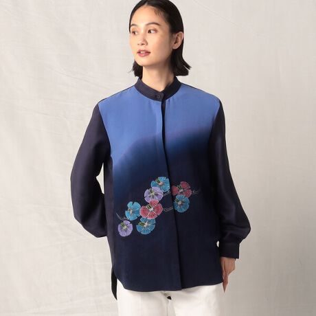 [^ԁF01-97HA11-202]sfUCtOg̑_ȗFTƁÅ̂fUCX[ũX^hJ[VcłBVcHDƂĂrbOVGbgłBOgȊO͖ñXG[hfނłƂȂAȎGvXĂ܂BsfށtVN̒Oタ߂v킹\ʂɃV{̂dDfނɁAOނ̃vgZ@pĉFT̊{ɊÂȂA`Iȕ؂₩ɕ\Ă܂BԏƂ́A`Ԃ̉敗ŕ`}̂ƂłB_`łPTFꂼ̌^Aꖇvgďd˂ĂƂōו܂ő@ׂŎʎIɕ\Ă܂B܍ʂ̈Fтɂ`̃Of[VłB݂̂Ȃ񂾐F́AnꂽEl̂ȂZłBꖇꖇAs̐Elɂ`߂ŁA\Ɨ̗ʂ߂Ă̂ŁAƓ̐[݂̂FłBԏ͎̉ڂƌĂ΂ׂŁAFT̓̈łBF̐FڂhŁAz̔nchvgƂZ@ŕ\Ă܂B