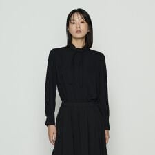 〔 TALLサイズ 〕 マットサテン タイ付 ハイネックブラウス