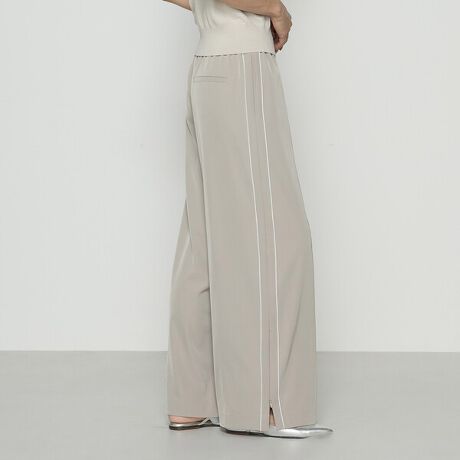 [^ԁF01-05PM04-205]sfUCtCȂ򊴂iȑl̂߂̃TChCgbNpcłBTChC̔zFAɍ׃pCsOi2mmjẴCJWApcX^CAbvʂ҂ł܂BǂCh̃Xg[gVGbgłBqbv͒ǂƂAɌĂƂƗrVGbgłBEGXg͑Sdl+XshŊyɐ@𒲐ł܂B̓RV[t@Xi[ŕJ\łB@JƃOXbgƂĊy߁AD݂Œ߂ł܂BJbĝ߂ɁAt@Xi[~܂肩7cmXbgɂĂ܂B@̍ۂ7cmOł΃t@Xi[؂炸ɂ\łB@ꂢ߂JWA_E{̃ACełB@@sfށtĂ悱ɐLт2WAYXgb`̃cCXgb`BƌyŁAI΂ʔN֗ȑfނłBKxȔƃV[vȗŁAVɂȂɂĝ̃VGbgEɂ̂łƂۂŒ܂BׂڂȂ̂ŁAy₩Ȃî錩łBqFWJr15x[WFiȈۂ̃x[WɃN[ȃzCg̐zFłB05ubNFV[vȃmg[RgXg_ȈۂłB