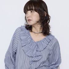 シワ加工ストライプ ラッフルシャツブラウス