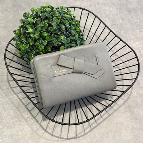 [^:065661210]Ќт̂悤ȃfUC̃{lۂƏioĂ邨zV[YłBFEGƂɋɏ̃C^AX[XvgpĂ܂B{ɂ̓SĂāAɂɃS[h̃u[`ȂǍוɂč܂BoRNV@LANVIN COLLECTION@}VEGhEîCɓo^ēׂ݌ɂ킸ȎAN[|Z[̊JnȂǂm点܂BЂo^肢܂BuĥCɓo^ViēׂȂǂm点܂BЂo^肢܂B