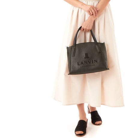 [^:060621110]LANVIN COLLECTIOÑVOl`[ACRł3iS}[N3DhJɂă|CgɂĂobOV[YłBC^AU[L̔FAȂ₩ƒ芴𕹂fނ̓āAӂƂCӎď_炩ȃĈłJbeBOƃtHɃfUC܂B\tgȎŜ̃tHƂ̃oXƂȂAnh̕t̐グ}`e̊Oɂ͂˂悤Ȃ܂ݖDŁAŜ߂̃fUCANZgĂ܂BpX^C̃uh_ȃC[Wŕ\U[obOV[YłBoRNV@LANVIN COLLECTION@}VEGhEîCɓo^ēׂ݌ɂ킸ȎAN[|Z[̊JnȂǂm点܂BЂo^肢܂BuĥCɓo^ViēׂȂǂm点܂BЂo^肢܂B