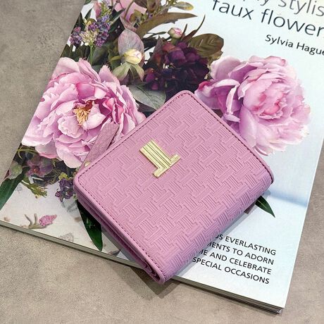 [^:065635010]LANVIN COLLECTIOÑVOl`[ACRł郂mOp^[AvɌ^ăuhC[W\V[YłB|Cg̃_uJL}[Ñu[`ƁAvɂSJṼS[hJ[炵ANZgƂČAVv_ȈۂɎdグ܂B2025NAW̃L[[hyRgXgzӎāA_uJL}[ÑSvgnvFƔZWzFɂďiȃJ[OɂĂ܂B\Ŝɉʊ̂^{Ă̂ŁA肩犊炸ɎgpłS܂B́Av̌^ĂȂ^CvgpēꊴoĂ܂BoRNV@LANVIN COLLECTION@}VEGhEîCɓo^ēׂ݌ɂ킸ȎAN[|Z[̊JnȂǂm点܂BЂo^肢܂BuĥCɓo^ViēׂȂǂm点܂BЂo^肢܂B