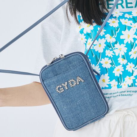 [^ԁFGY-B294]sV[YtRHINESTONE LOGO / CXg[S炫ƋPgCXg[hS^ۓIȐVV[YBu[ƃCgu[̃fjfނɂ͖ȑfނgpAubNƃAC{[ɂ̓tFCNU[gpBCpNg̋ƃfUC̍ōGڂ̃V[YłBg LIMITED COLOR : LIGHT BLUE hCgu[ELGAESłȂJ[Bfjł킦Ȃy݂܂BsitgȂقǎg̗ǂX}zV_[BOʂ̃t[|PbgɃX}[gtH[ĂƂŕKvȎɃTbƎodlɁBɂ̓RCP[XJ[h|PbgALbVXς͂̃obO1ło\ɁBzƂĂłȂAɃL[O鎖ŃL[P[XƂĂ̖ʂĂ܂Bwʂ̃J[h|PbgICJ[h[ĂŉDʂ鎞XgXt[ɁB֗߂V_[obOŁAig͂As̎̃TuobOƂĂ劈B蕨ƂĂ΂ACełBsuhtGYDA / WFC_- L.A CASUAL -CLA̋CC[WBIi炵̂̃CIoAVvȃACeVGbgF⏬ŃGbWBɃX^COBJWAŐFĈIi̎q̃X^CĂ܂BsXybNtJ@Ft@Xi[JdlFt[|Pbg~2 / t@Xi[|Pbg~1 / J[h|Pbg~4 / L[O~1OʎdlFt[|Pbg~1wʎdlFJ[h|Pbg~1stitۑ