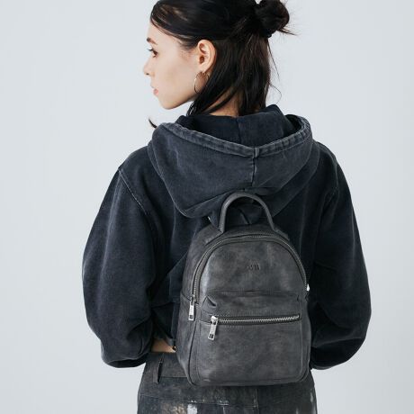 [^ԁFGY-B284]sV[YtRHINESTONE LOGO / CXg[S炫ƋPgCXg[hS^ۓIȐVV[YBu[ƃCgu[̃fjfނɂ͖ȑfނgpAubNƃAC{[ɂ̓tFCNU[gpBCpNg̋ƃfUC̍ōGڂ̃V[YłBg LIMITED COLOR : LIGHT BLUE hCgu[ELGAESłȂJ[Bfjł킦Ȃy݂܂BsitgȂقǖÔȂVvȃfUC̃~jbNBOʂɗ̃|PbgtA|CgvXBɎoX}[gtHȂǂ̎[ɕ֗ȃ|CgłB~jbNƂǏ[̎[͂Aڈȏɉו[鎖\łBɂ̓t[|PbgAƂȂ肪ȃbN̒gŕĂMdiȂǂ𕪂Ď[Ă̂ɕ֗łBsuhtGYDA / WFC_- L.A CASUAL -CLA̋CC[WBIi炵̂̃CIoAVvȃACeVGbgF⏬ŃGbWBɃX^COBJWAŐFĈIi̎q̃X^CĂ܂BsXybNtJ@Ft@Xi[JdlFt[|Pbg~1OʎdlFt@Xi[|Pbg~1stitۑ