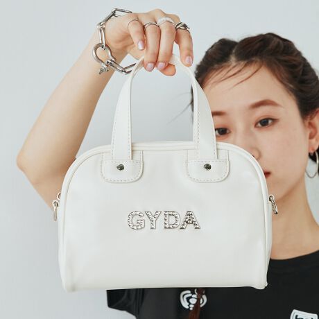 [^ԁFGY-B295]sV[YtRHINESTONE LOGO / CXg[S炫ƋPgCXg[hS^ۓIȐVV[YBu[ƃCgu[̃fjfނɂ͖ȑfނgpAubNƃAC{[ɂ̓tFCNU[gpBCpNg̋ƃfUC̍ōGڂ̃V[YłBg LIMITED COLOR : LIGHT BLUE hCgu[ELGAESłȂJ[Bfjł킦Ȃy݂܂Bh LIMITED ITEM : MINI BOSTON BAG hELGAESłȂ~j{XgobOo܂BX|[eBȈۂ~j{XgobO̓V_[obOƂĂg2WAY^CvBsitǂX|[eB˔AY2Kt@bVŐlC̍Gi{XgobÕfBe[̂܂܂Ɏg̗ǂfjfނƃtFCNU[ŎdグELGAESACeB~j}ȃTCYȂoɕKvȍŒ̉ו͖薳[\Bɂ̓t@Xi[|Pbgƃt[|PbgẢוƕĂ̎[ɕ֗ȎdlɁBt̃V_[t鎖ŃV_[obOƂĂg2WAY^CvBV_[ɂGYDÃSWK[he[vgpBR[fBl[gɎ鎖ňCɍۂvXĂACełBsuhtGYDA / WFC_- L.A CASUAL -CLA̋CC[WBIi炵̂̃CIoAVvȃACeVGbgF⏬ŃGbWBɃX^COBJWAŐFĈIi̎q̃X^CĂ܂BsXybNtJ@Ft@Xi[JdlFt[|Pbg~1 / t@Xi[|Pbg~1stitۑ / V_[~1