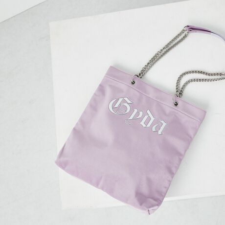 [^ԁFGY-B371]sV[YtCHAIN TOTE BAG / ^e^`F[g[gobOYCNGYDÃSVɎgp^e^g[gobOJ[ɍ킹AubN͑fA3Fɂ͔vgŃSvX̃fUCY2K̂悤ȕ͋CYfUCŃZbgAbv~j̃J[SXJ[gƍ킹ACex[VbNJ[̃ubNɂ̓tFCNU[AGbW̌fj̃O[Y2KYʕɂ̓LoXfށAfB[CNȃp[vɂ̓xAfނgp̃ACesitwIx̐̃^e^g[gobOBꂼɐقȂ4FƂfUCACeBǂ̃J[nhɃ`F[gpAghvXƂƂɃGbWĂ܂BJWAɂȂ肪ȃg[gobOYCNȃSgp鎖őŜMbƒ߂dオɁBۂ̂g[gobOɎdオ܂BfC[[X͂Aʊwɂ߁BgȂACełBsuhtGYDA / WFC_- L.A CASUAL -CLA̋CC[WBIi炵̂̃CIoAVvȃACeVGbgF⏬ŃGbWBɃX^COBJWAŐFĈIi̎q̃X^CĂ܂sXybNtJ@F}OlbgzbNJdlFt[|Pbg~1wʎdlFt[|Pbg~2