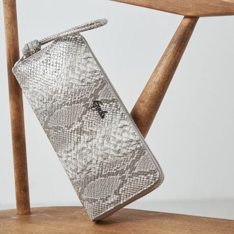 [^ԁFGY-W361]sV[YtPYTHON EMBOSS / pC\G{XpC\G{XSʂɎ{GbWfUC̐VV[YŜ̃N[Ȉۂɍ킹ےIȃS^FœꂵubNEGڃJ[̐[݂̂郌bhEO[J[̃~bNX3FWJsit[͔QŎg肪ǂADɐ܂ڂȂŐlC̍Eht@Xi[zBɃ[v킹鎖łX^CbVȈۂ^ƂƂɁAJ߂₷@\߂܂Bɂ͏[̃J[h|PbgAD2鎖Ŏ[͔QȃACeɁBĉtFCNU[gp鎖ōfUCő蕨ƂĂ߂łBsuhtGYDA / WFC_- L.A CASUAL -CLA̋CC[WBIi炵̂̃CIoAVvȃACeVGbgF⏬ŃGbWBɃX^COBJWAŐFĈIi̎q̃X^CĂ܂sXybNtJ@FEht@Xi[JdlFJ[h|Pbg~12 / t[|Pbg~2 / D~3 / K~1(d؂肠)wʎdlFt[|Pbg~1stitpBOX